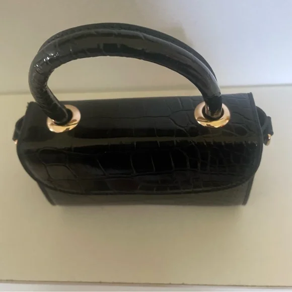 Crocodile-Embossed-Square-Bag-Mini-Flap-Black fun size ! - Picture 5 of 8